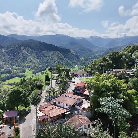 El Encanto Mountain Cabin Саленто Екстер'єр фото